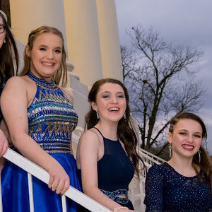 Meet your Posher, Hallie